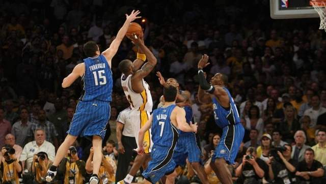 总决赛2-1领先和1-2落后分别代表着什么?问詹姆斯是最清楚的