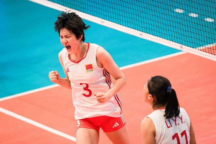 U19女排击败日本赢在她!进攻暴力拦网出色跳发给力,她才应主打