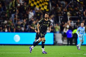 开云体育下载网址-洛杉矶FC后卫:失去吉鲁有些遗憾,他进球不多但其实表现很好