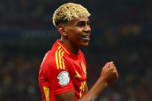 开云体育下载网址-他只有18岁！亚马尔在西班牙国家队已6球9助攻直接参与15球