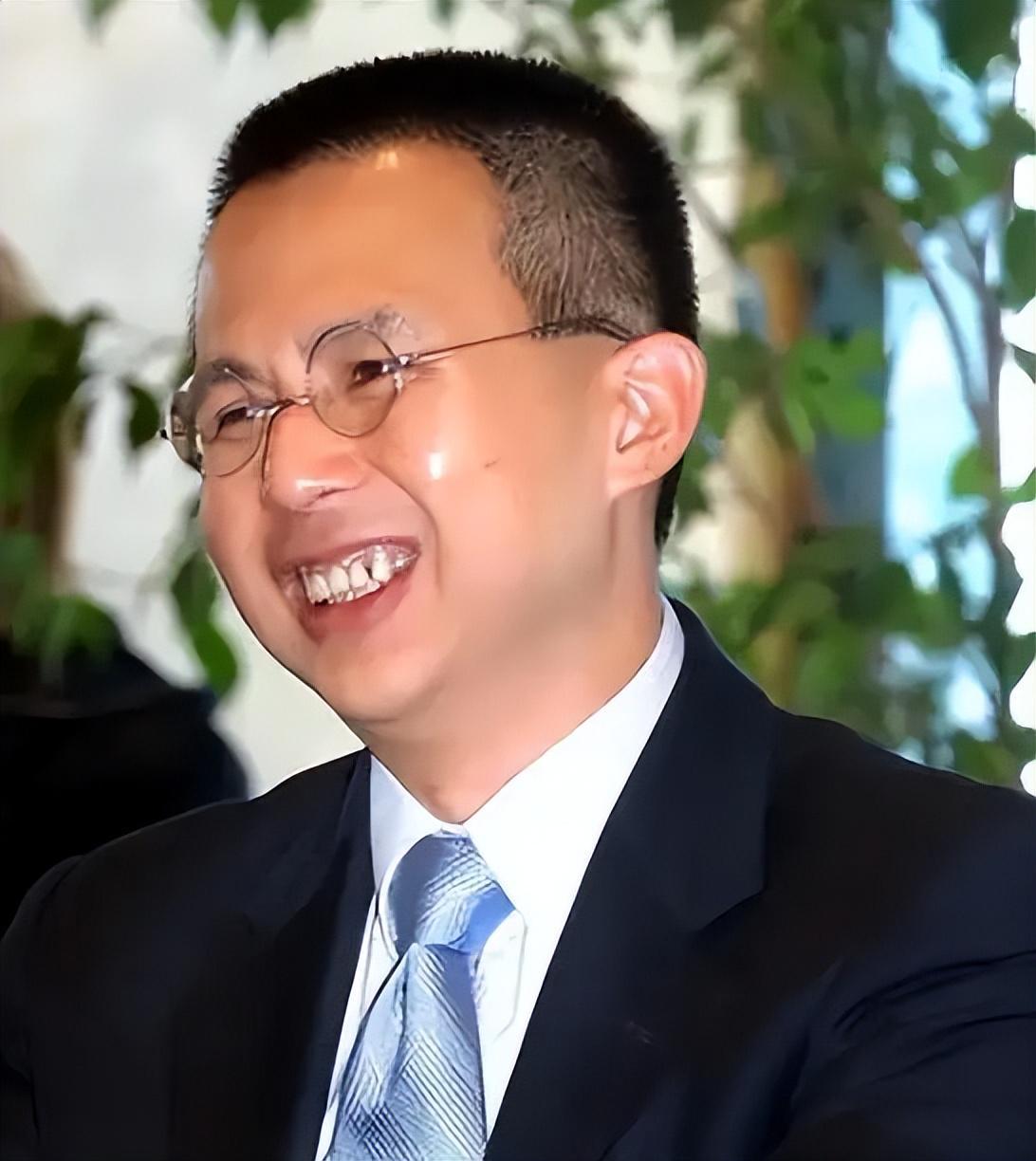 开云体育下载网址-2909亿身价有何用？97岁的李嘉诚无力回天，两个60岁儿子已成心病