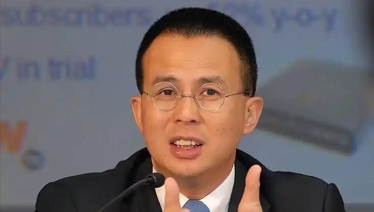 开云体育下载网址-2909亿身价有何用？97岁的李嘉诚无力回天，两个60岁儿子已成心病