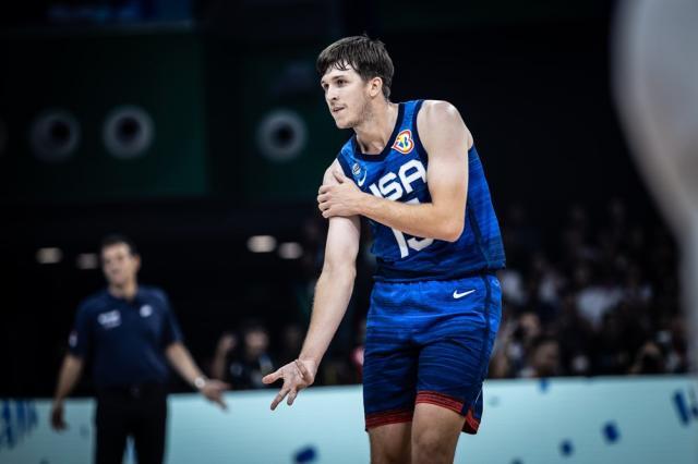 开云体育下载网址-里夫斯持续闪耀世界杯赛场，他的进步还未到尽头