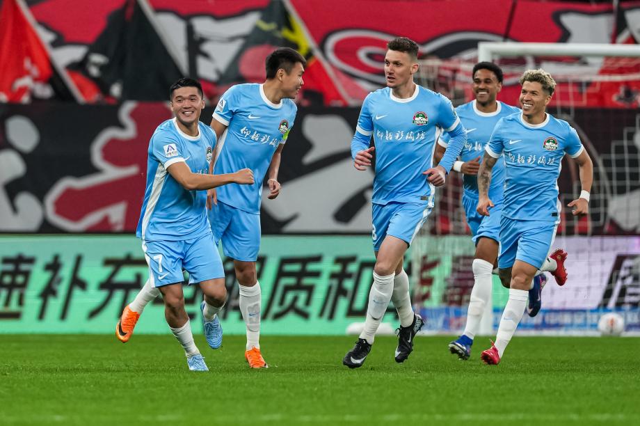 开云体育下载网页版-中超-钟义浩进球迈达纳破门 河南队战胜上海海港