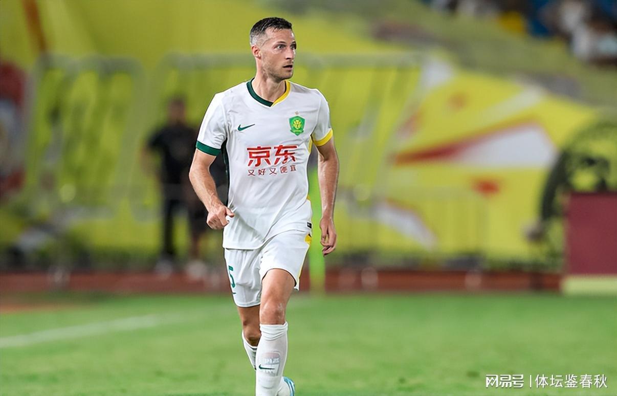 开云体育下载APP-拒绝离队!国安欲解约外援中卫遭拒,到底是谁给俱乐部留下大坑?