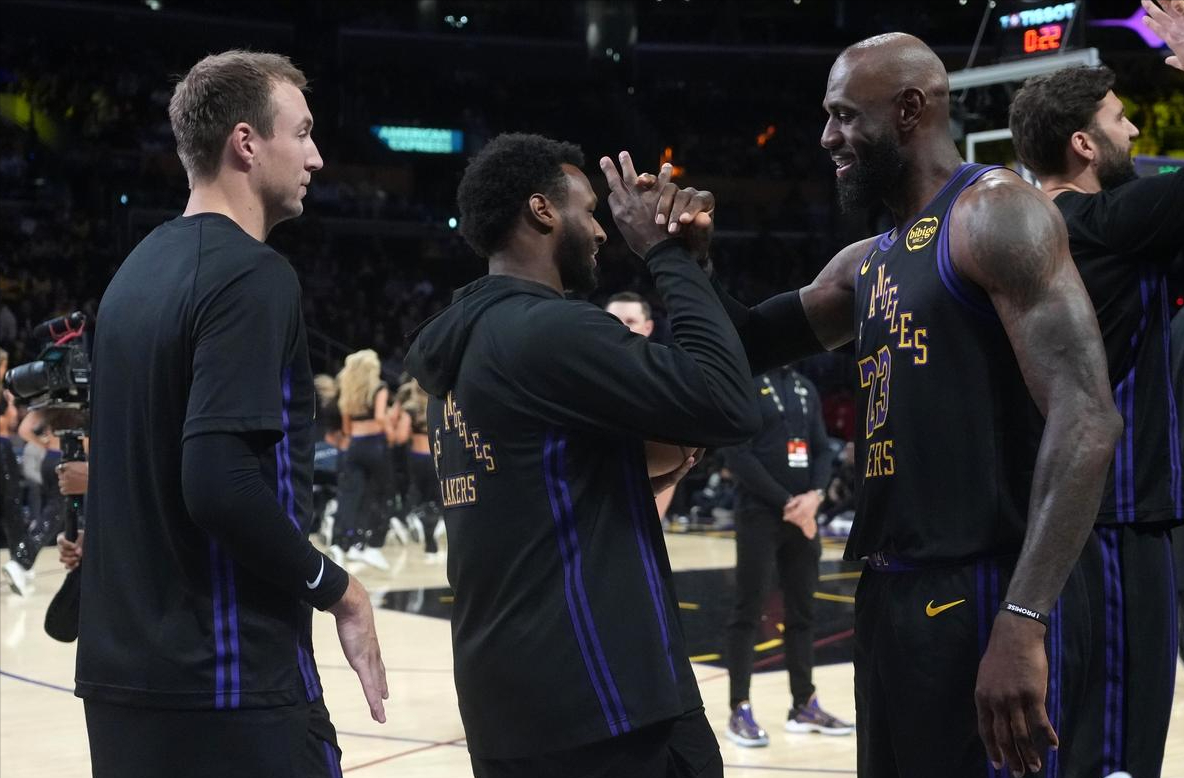 开云体育下载APP-湖人11月以来首次，雷迪森高度评价，两人发挥功不可没